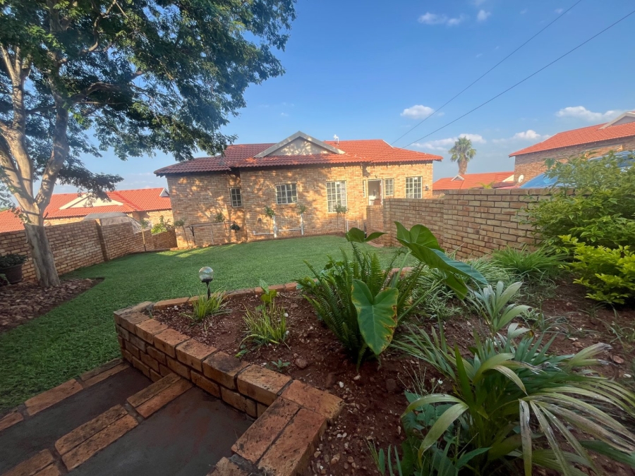 4 Bedroom Property for Sale in Safari Gardens North West